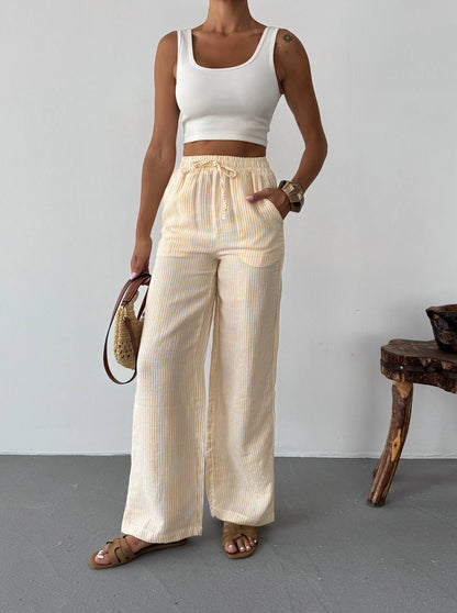 Pantalon Femme Rayé Taille Haute – Coupe Large & Tissu Léger | Look Estival Décontracté Chic