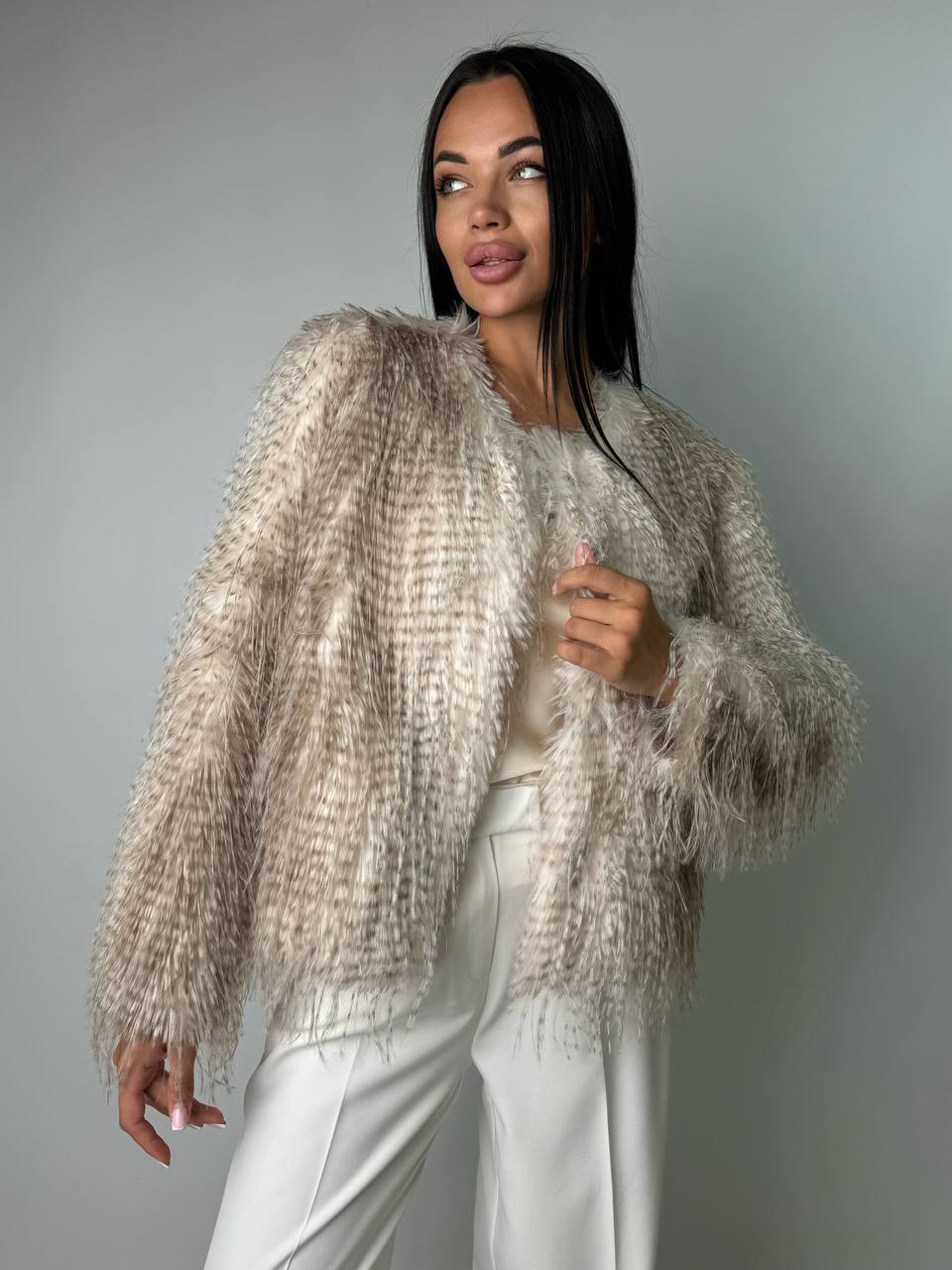 Manteau en Fausse Fourrure Blanche Luxueuse